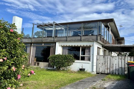 Photo of property in 24 The Esplanade, Eastern Beach, Auckland, 2012