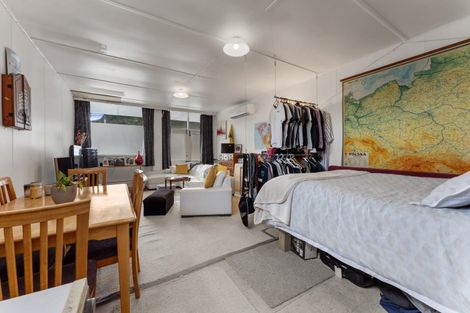 Photo of property in 68 Pinehaven Road, Pinehaven, Upper Hutt, 5019