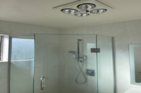 Photo of property in 18 Mulroy Place, Pinehill, Auckland, 0632