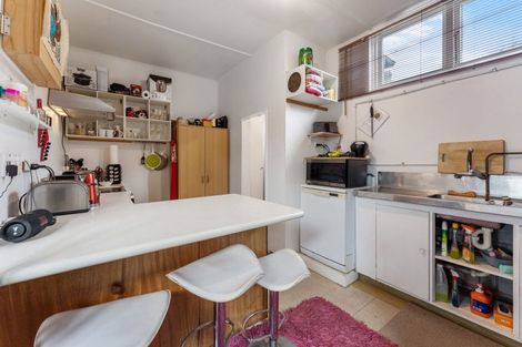 Photo of property in 68 Pinehaven Road, Pinehaven, Upper Hutt, 5019