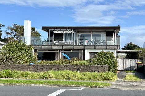 Photo of property in 24 The Esplanade, Eastern Beach, Auckland, 2012