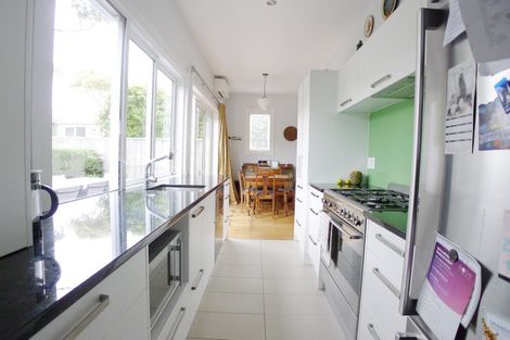 Photo of property in 43 Rawhiti Road, One Tree Hill, Auckland, 1061