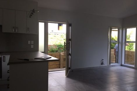 Photo of property in 34 Tamahere Drive, Glenfield, Auckland, 0629