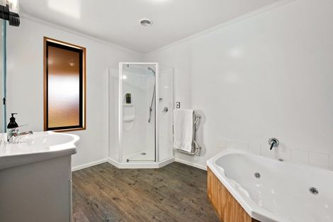 Photo of property in 18 Ash Avenue, Albert Town, Wanaka, 9305