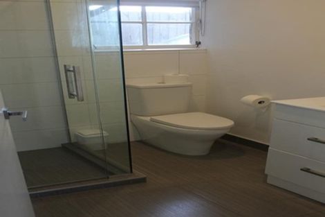 Photo of property in 40a Omahu Road, Greenlane, Auckland, 1051