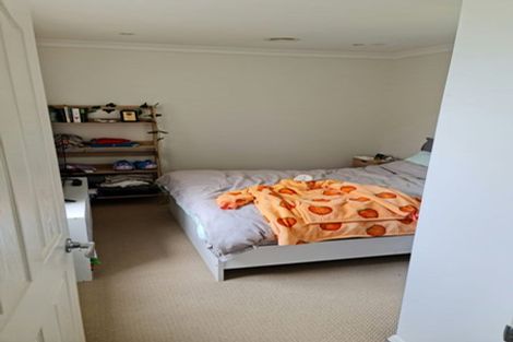 Photo of property in 140 Glanmire Road, Newlands, Wellington, 6037