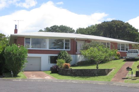 Photo of property in 27 Fowler Street, Northcote, Auckland, 0627