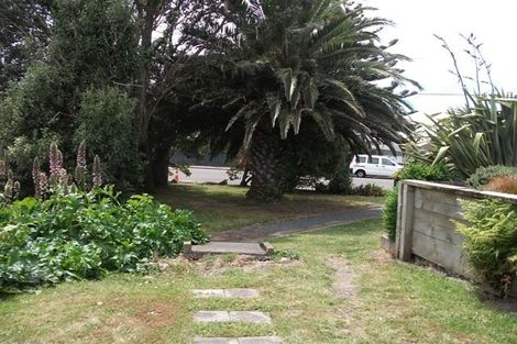 Photo of property in 6 Croft Grove, Moera, Lower Hutt, 5010