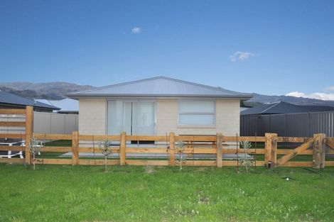 Photo of property in 7 Missy Crescent, Mount Pisa, Cromwell, 9383