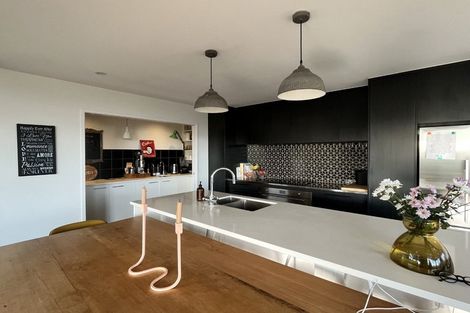 Photo of property in 2 Pohutukawa Avenue, Red Beach, 0932