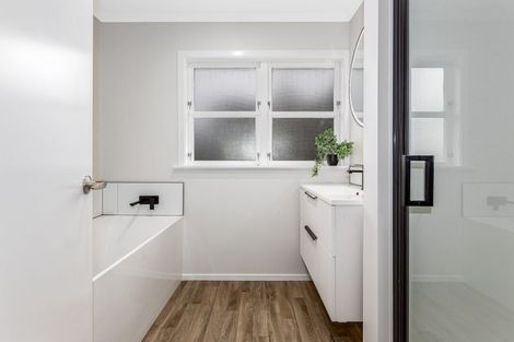 Photo of property in 14 Highbury Drive, Levin, 5510