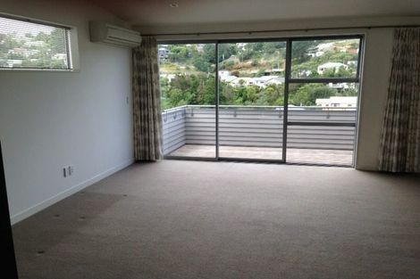 Photo of property in 49 Tiketike Way, Brooklyn, Wellington, 6021