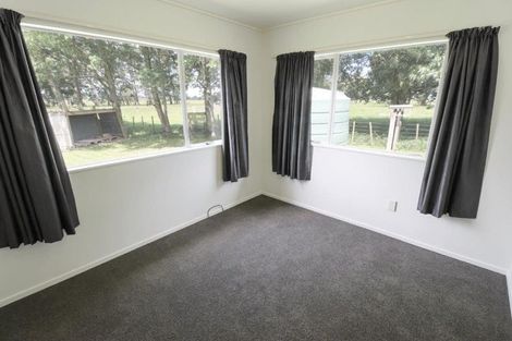 Photo of property in 213 Green Road, Awahuri, Palmerston North, 4476