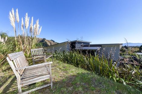 Photo of property in 3 Hihi Place, Waikanae, 5036