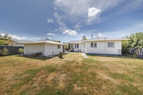 Photo of property in 6 Tabak Crescent, Takaro, Palmerston North, 4412
