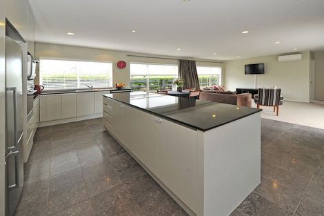 Photo of property in 27 Pickaberry Avenue, Karaka, Papakura, 2113