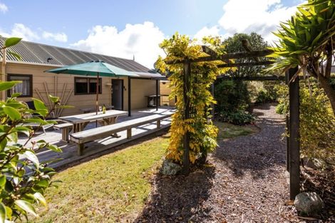 Photo of property in 76 Kinloch Road, Kinloch, Taupo, 3377