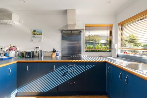 Photo of property in 24 Highgrove Drive, Grandview Heights, Hamilton, 3200