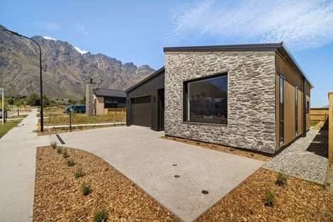 Photo of property in 44 Forage Road, Jacks Point, 9371