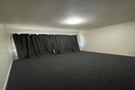 Photo of property in 3/37 Clevedon Road, Papakura, 2110