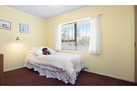 Photo of property in 3 Heron Place, Waiuku, 2123