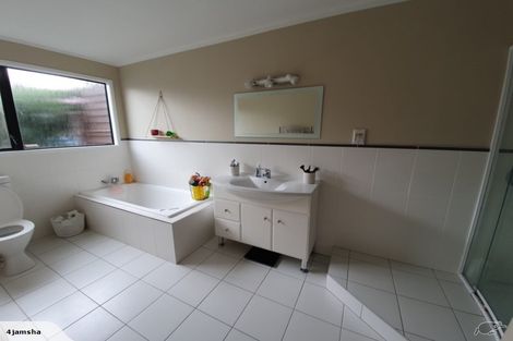 Photo of property in 19 Halladale Road, Papakowhai, Porirua, 5024