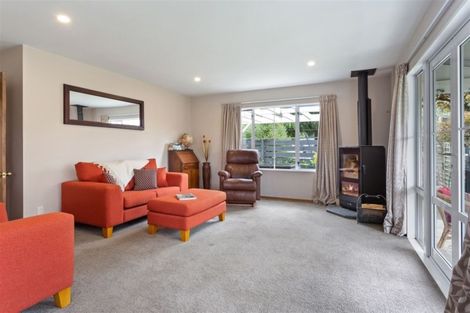 Photo of property in 33 Taranaki Drive, Woodend, 7610