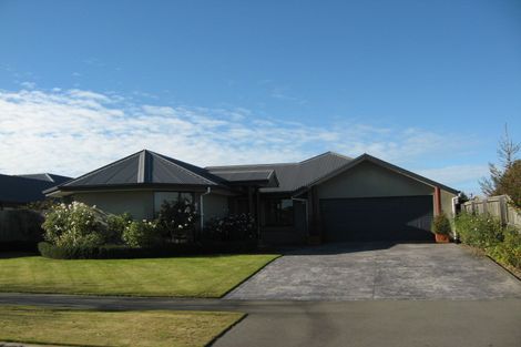 Photo of property in 33 Blue Gum Place, New Brighton, Christchurch, 8083