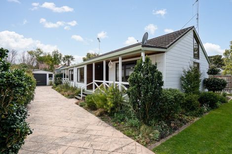 Photo of property in 42 Williams Street, Cambridge, 3434