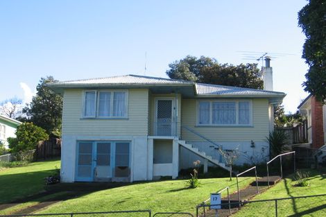 Photo of property in 17 Kashmir Road, Glen Eden, Auckland, 0602