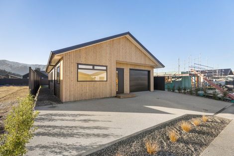 Photo of property in 5 Guthrie Street, Lake Hawea, 9382