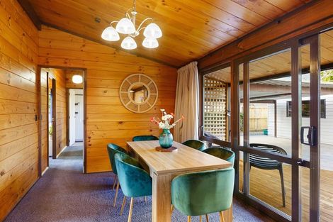 Photo of property in 21 Awanui Drive, Waikanae, 5036