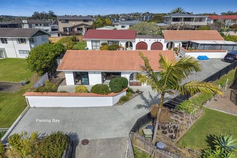 Photo of property in 12a Eagle Place, Red Beach, 0932