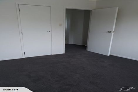 Photo of property in 2/32 Ballater Place, Highland Park, Auckland, 2010