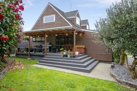 Photo of property in 1 Green Place, Richmond Heights, Taupo, 3330