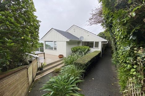 Photo of property in 54 Fortification Road, Karaka Bays, Wellington, 6022