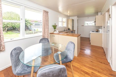 Photo of property in 51 Wikitoria Road, Putiki, Whanganui, 4501