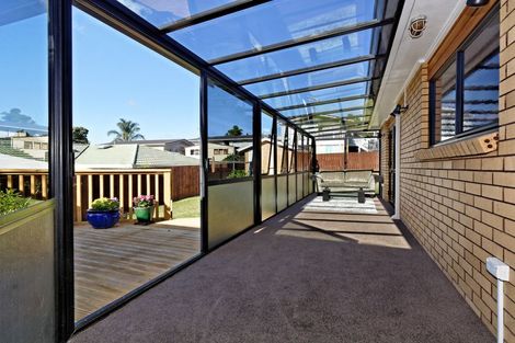 Photo of property in 2 Khaleel Place, Henderson, Auckland, 0612