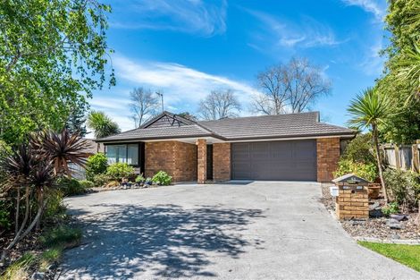 Photo of property in 43 Headcorn Place, Botany Downs, Auckland, 2010