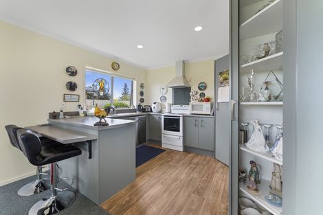 Photo of property in Trackside Villas, 7/91 Mako Mako Road, Levin, 5510