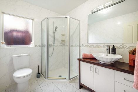 Photo of property in 6 Kittiwake Drive, Schnapper Rock, Auckland, 0632