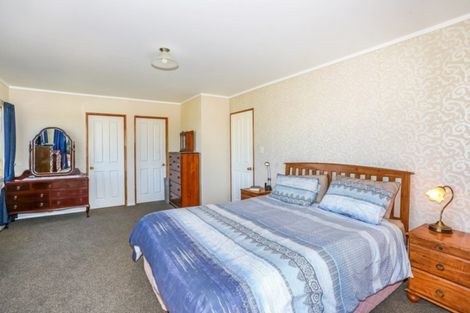 Photo of property in 166 Torkar Road, Clarks Beach, 2122