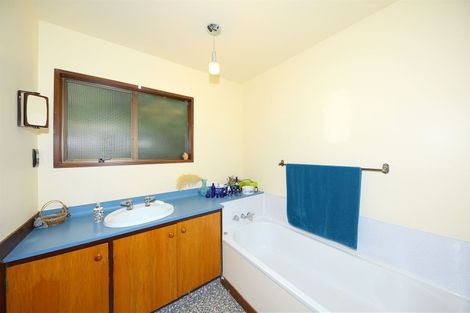 Photo of property in 11 Osmond Lane, Mount Pleasant, Christchurch, 8081