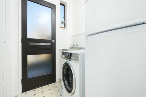 Photo of property in 72 Aikmans Road, Merivale, Christchurch, 8014