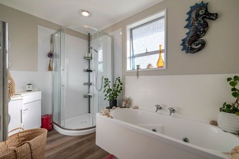 Photo of property in 6 Drury Street, Cloverlea, Palmerston North, 4412