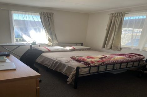 Photo of property in 3 Norfolk Grove, Cannons Creek, Porirua, 5024