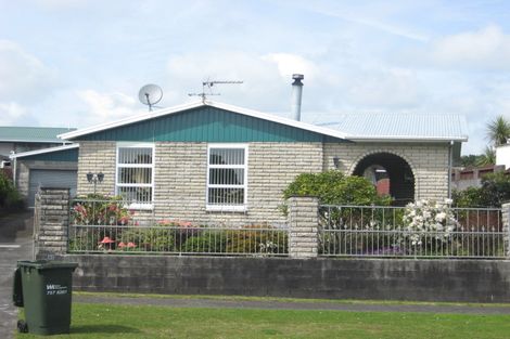 Photo of property in 40 High Street East, Waitara, 4320