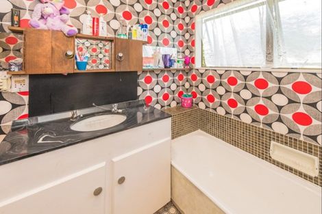 Photo of property in 104 Hinau Street, Castlecliff, Whanganui, 4501