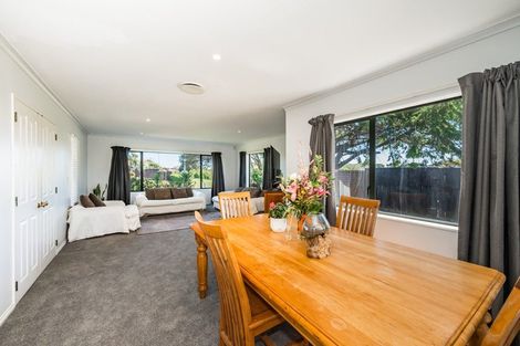 Photo of property in 139 Guildford Drive, Paraparaumu Beach, Paraparaumu, 5032