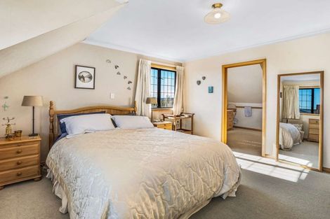 Photo of property in 43 Kilkenny Place, Fitzherbert, Palmerston North, 4410